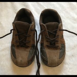 Oshkosh Boys Leather Shoes Sz 9